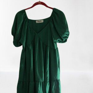 Shamrock Green Sweetheart Neckline Tiered Crinkle Dress by Haptics Size Small